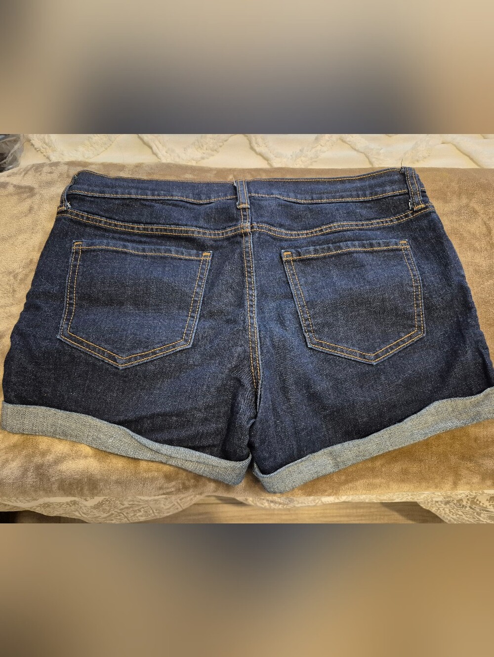 Old NavyClassic Dark Blue Denim Roll-Cuff Women's Shorts - Picture 3 of 3